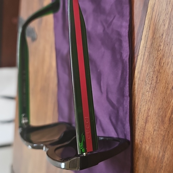 Gucci ladies sunglasses - Picture 3 of 6